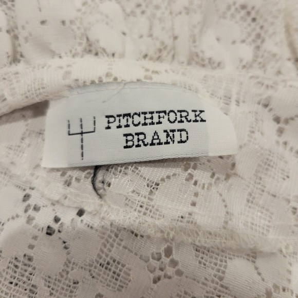Pitchfork Brand Size XL White Lace Cottagecore Cardigan Small Flaw - Picture 6 of 6
